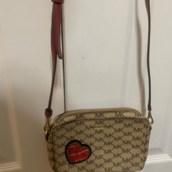Michael Kors Beige Crossbody Bag with Heart Accent - Picture 1 of 3